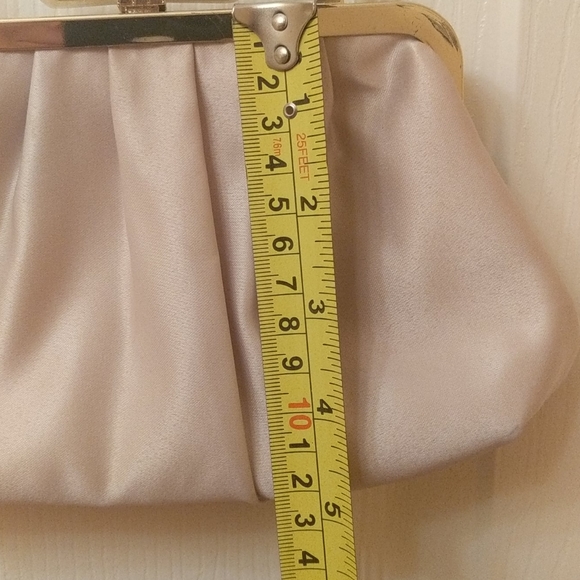 Clutch - Picture 4 of 6